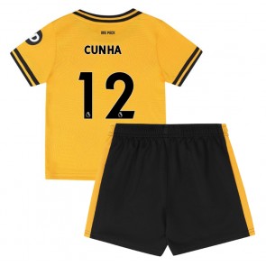 Wolves Matheus Cunha #12 Replika Babytøj Hjemmebanesæt Børn 2024-25 Kortærmet (+ Korte bukser)